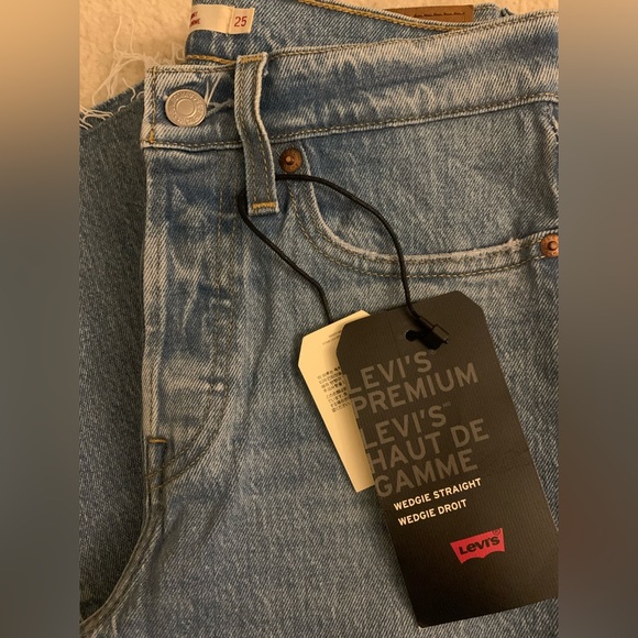 Levi's Wedgie Straight Fit Jeans in Tango
Hustle Medium Wash Sz 25 - Picture 3 of 6